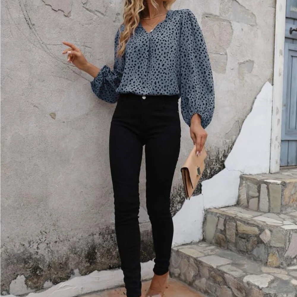 Boho dusty blue Dalmatian print lantern sleeve blouse - Picture 5 of 6
